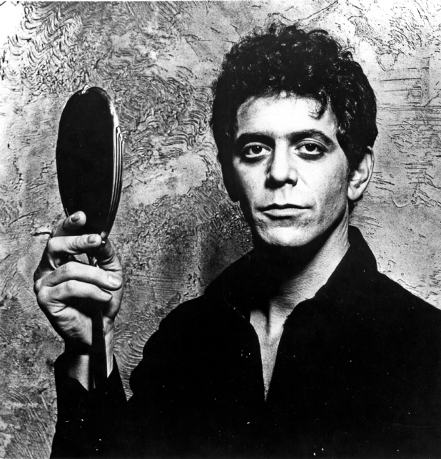 music-lou-reed-holds-mirror-1970