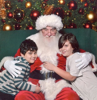 Santa_Shtick__Jewish_kids_review_mall_Santas_-_citypaper_com